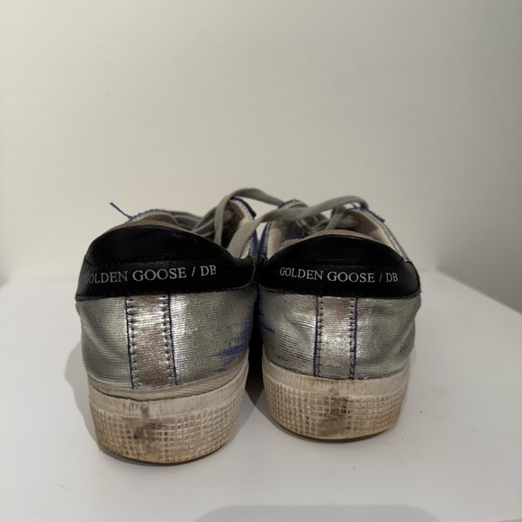Silver golden goose. Size 38. Distressed. Signs of wear on sole. - Picture 3 of 6